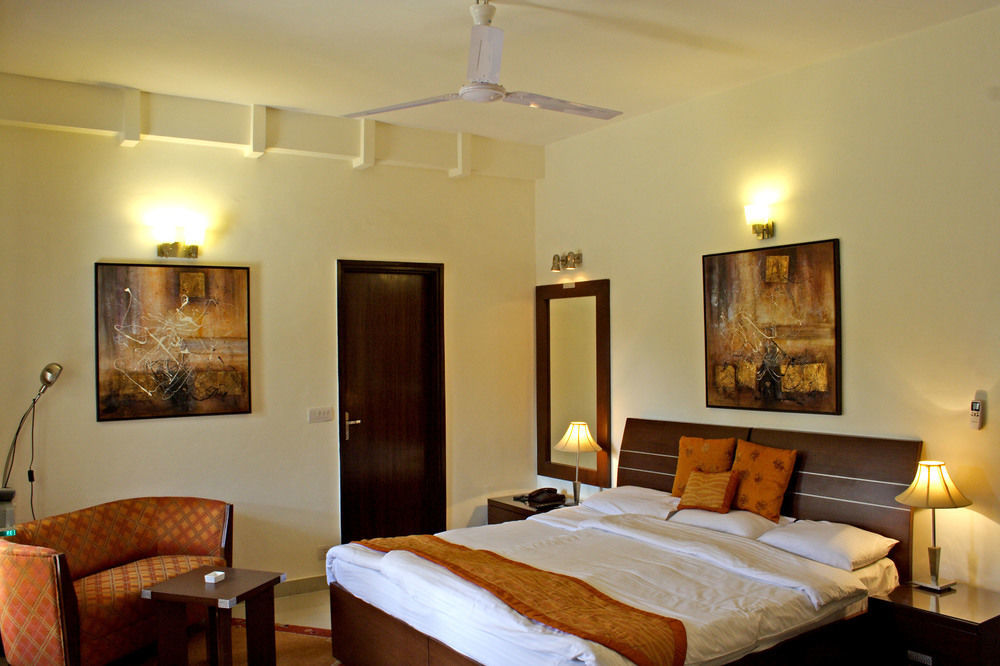 Ahuja Residency Golf Links Hotel Új-Delhi Kültér fotó